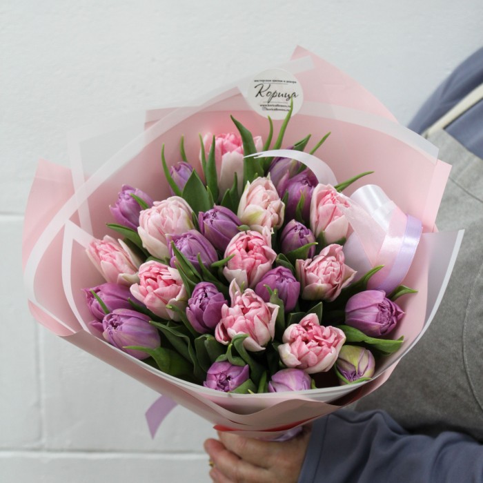Букет сиренево-розовых пионовидных тюльпанов