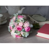 Букет невесты с розовыми цветами